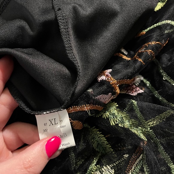 Dress - Picture 5 of 6